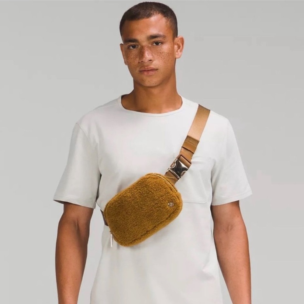 Lululemon Fleece Everywhere Belt Bag in Burnt Caramel - Picture 3 of 9